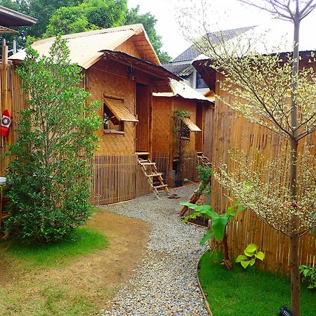 Fundee Story Guesthouse Bamboo House In Chiang Mai Old Town Exterior foto
