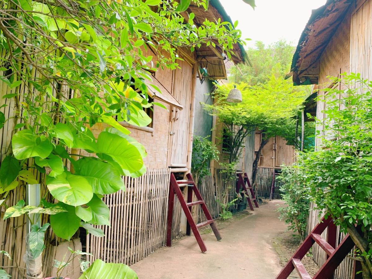 Fundee Story Guesthouse Bamboo House In Chiang Mai Old Town Exterior foto