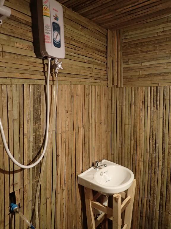 Fundee Story Guesthouse Bamboo House In Chiang Mai Old Town Exterior foto