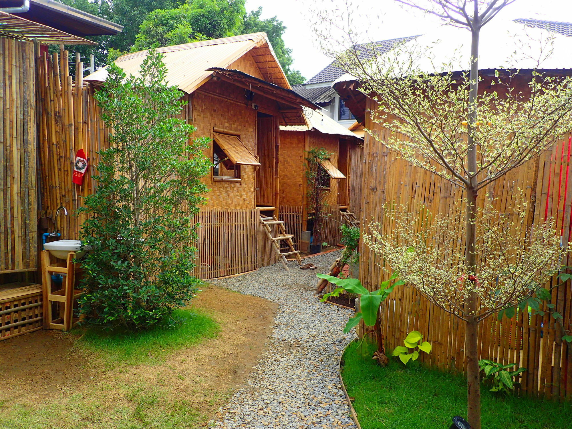 Fundee Story Guesthouse Bamboo House In Chiang Mai Old Town Exterior foto